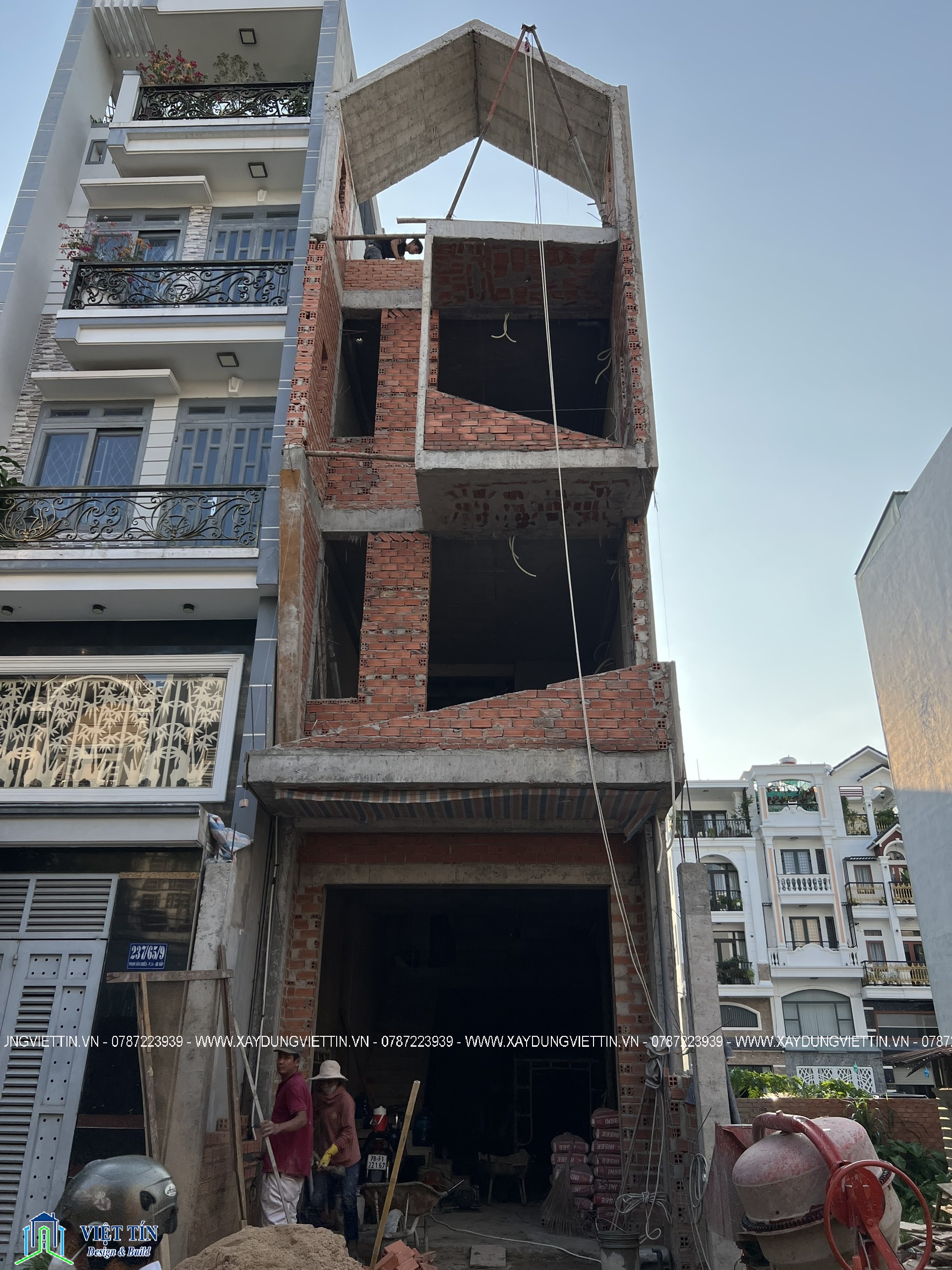 Khám phá căn nhà phố hiện đại 3 tầng của anh giám đốc - VIET TIN CONSTRUCTION